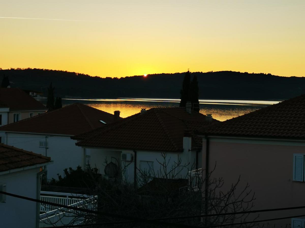Villa Mala Vala #1 - Seeview - 80 Qm - 2 Sz - 4 Pers Trogir Ngoại thất bức ảnh